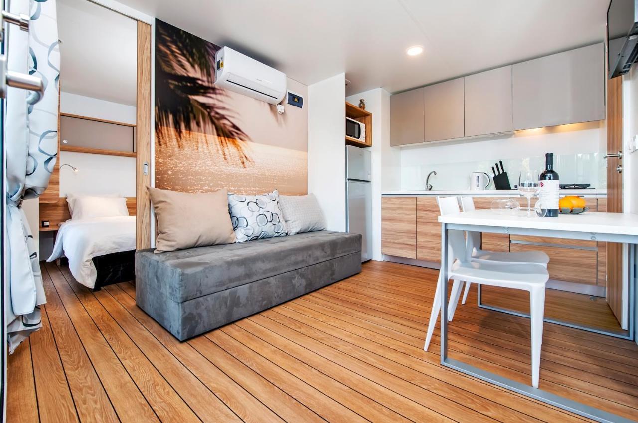 Pineta Mobile Home In Porton Biondi Camp Rovinj Extérieur photo