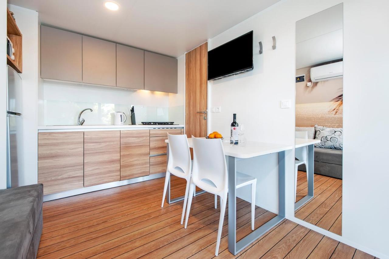 Pineta Mobile Home In Porton Biondi Camp Rovinj Extérieur photo